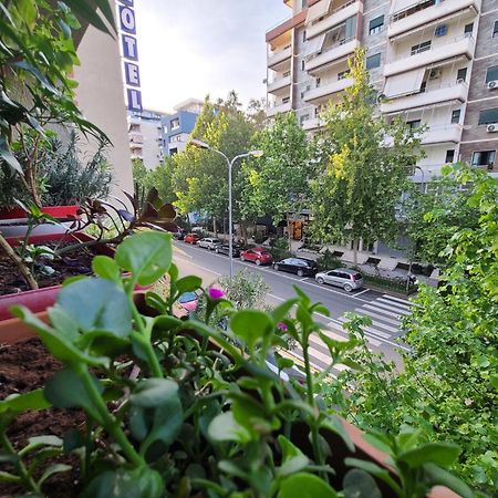 Hotel Martini Vlorë エクステリア 写真