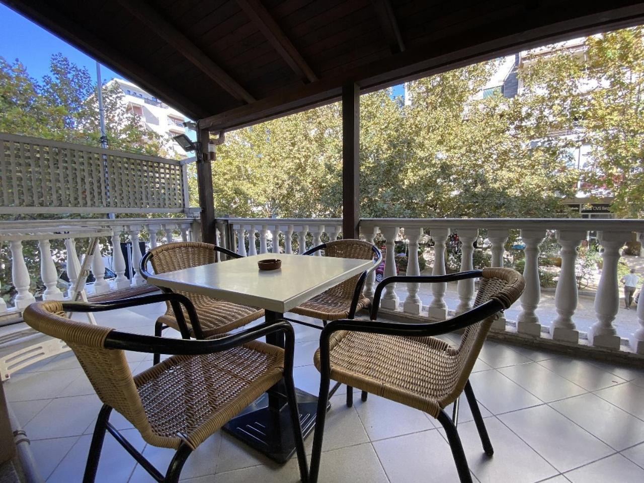 Hotel Martini Vlorë エクステリア 写真