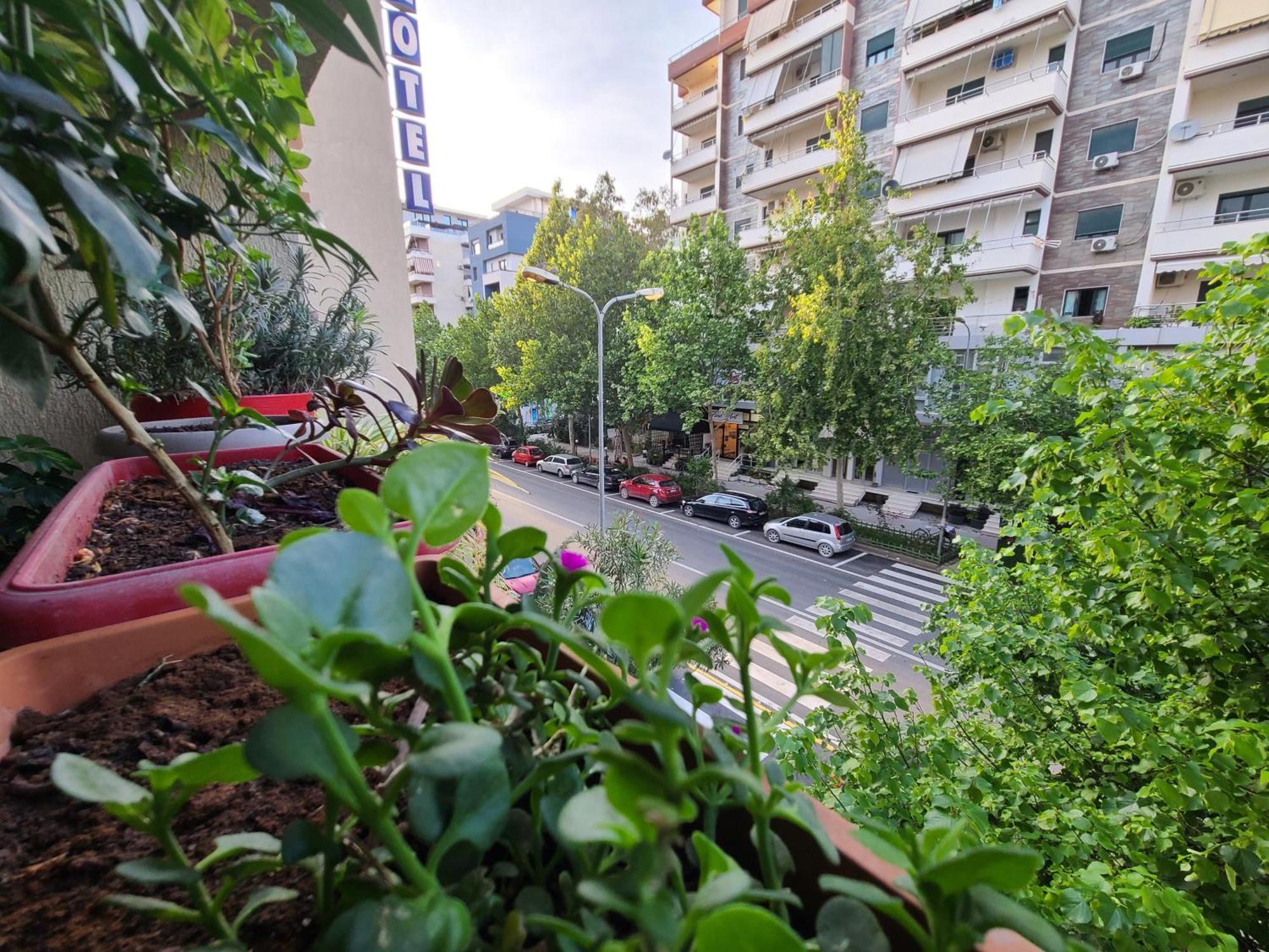 Hotel Martini Vlorë エクステリア 写真