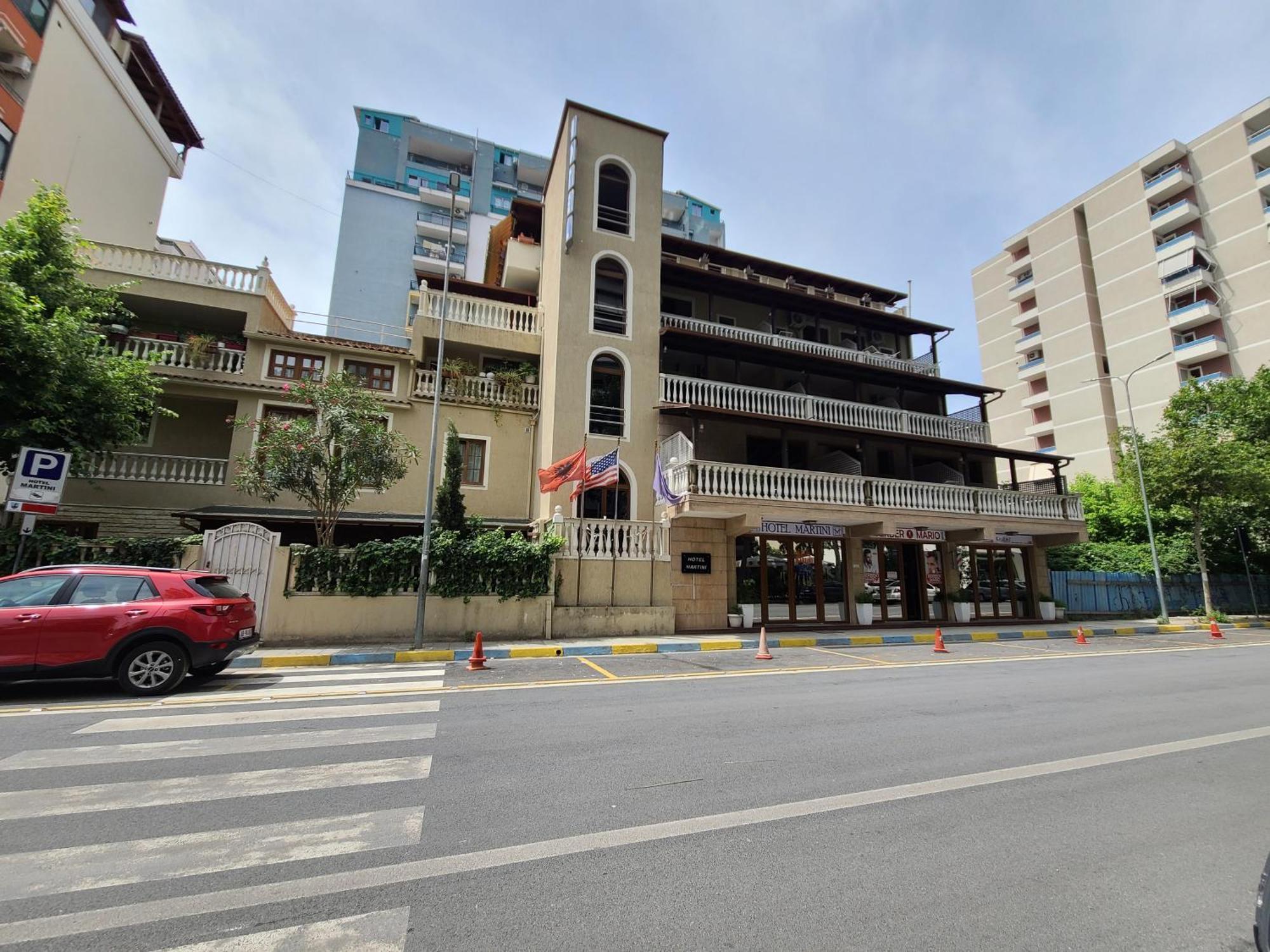 Hotel Martini Vlorë エクステリア 写真