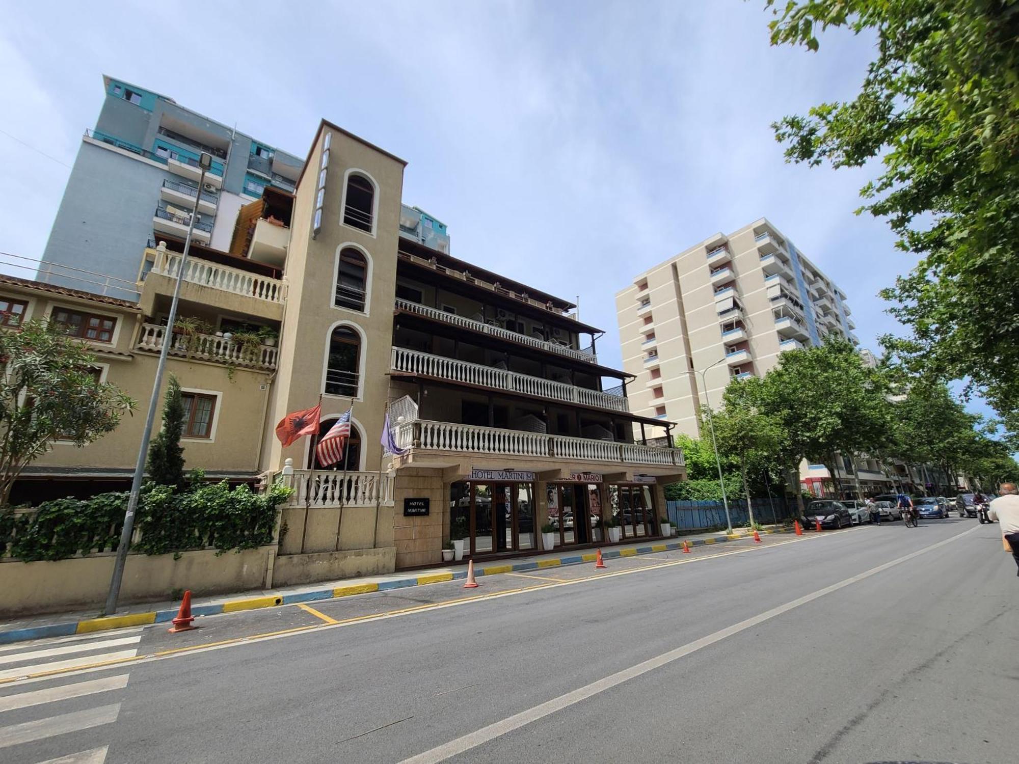Hotel Martini Vlorë エクステリア 写真