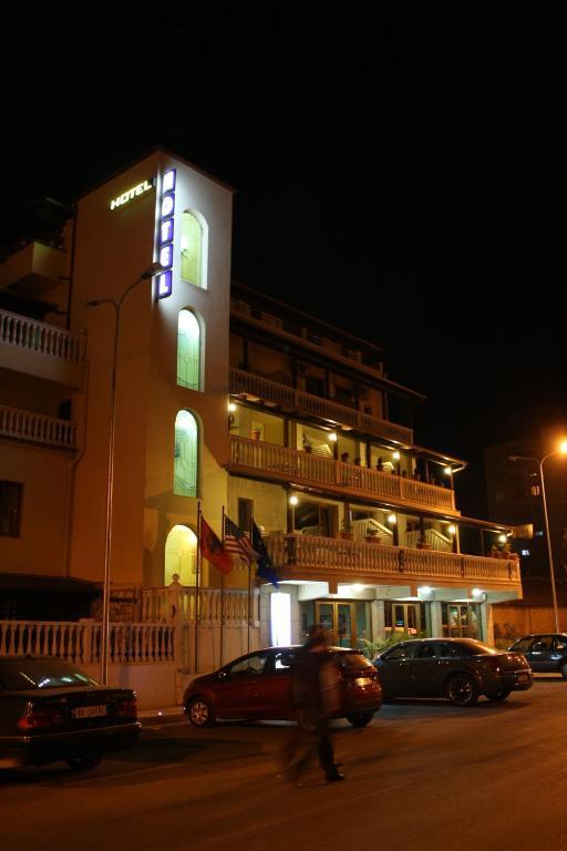 Hotel Martini Vlorë エクステリア 写真