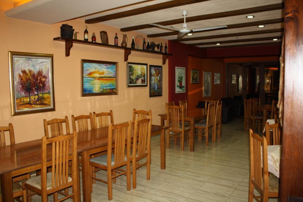 Hotel Martini Vlorë エクステリア 写真